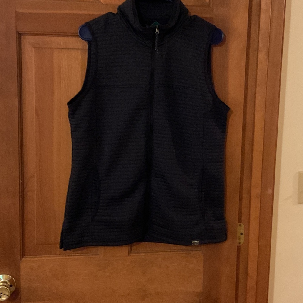 Woman’s LL Bean new black vest size M